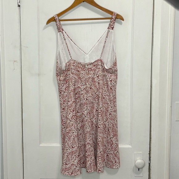 Red and white Abercrombie and Fitch dress V-neck - Picture 2 of 2